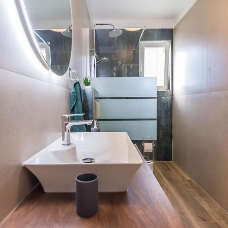 Stina Apartment Биоград на Мору Екстериор снимка