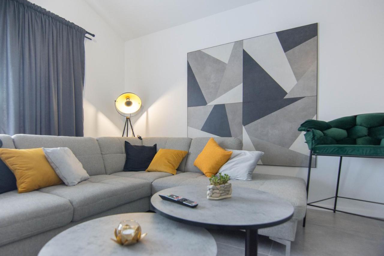 Stina Apartment Биоград на Мору Екстериор снимка