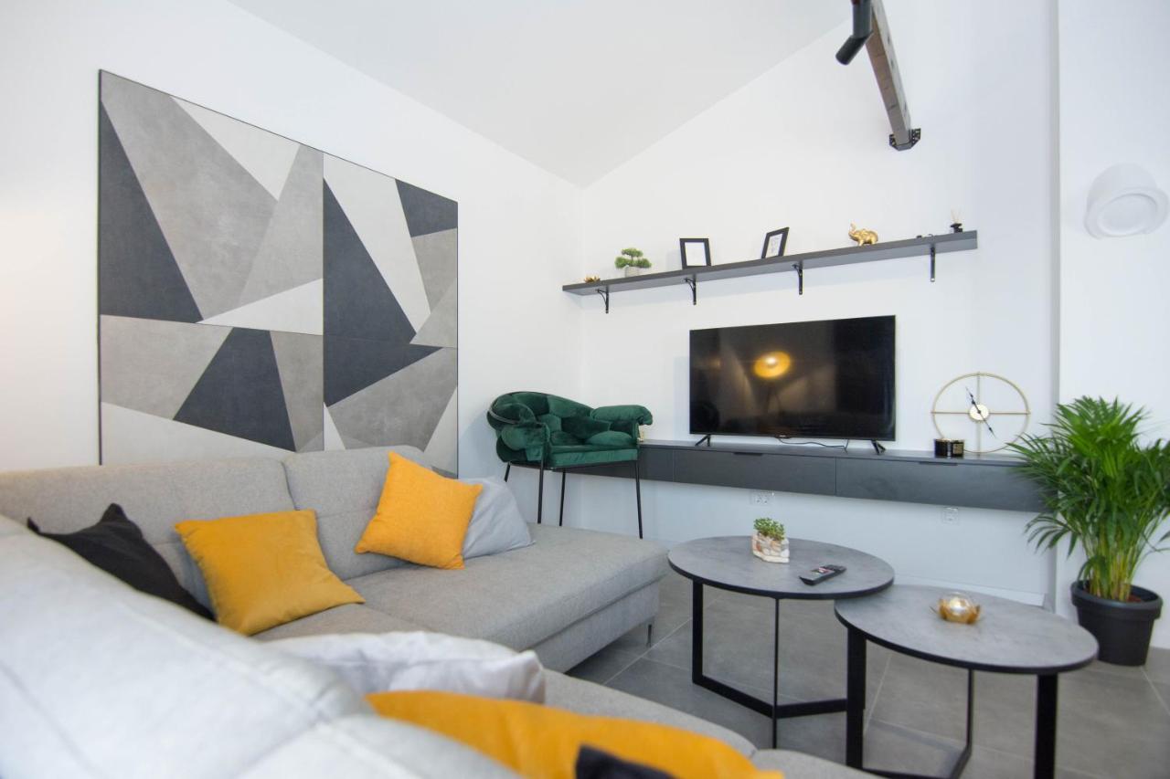 Stina Apartment Биоград на Мору Екстериор снимка