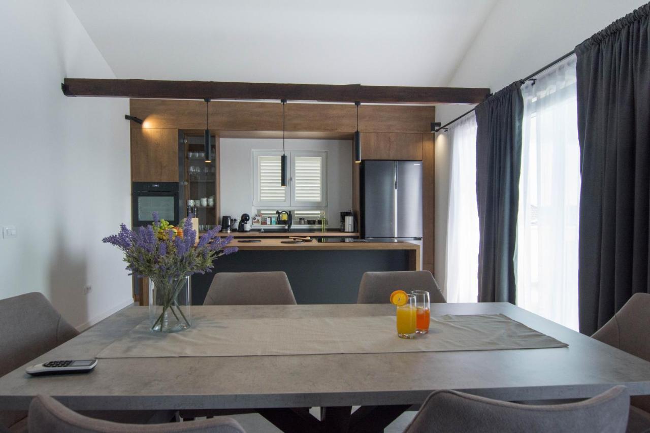 Stina Apartment Биоград на Мору Екстериор снимка