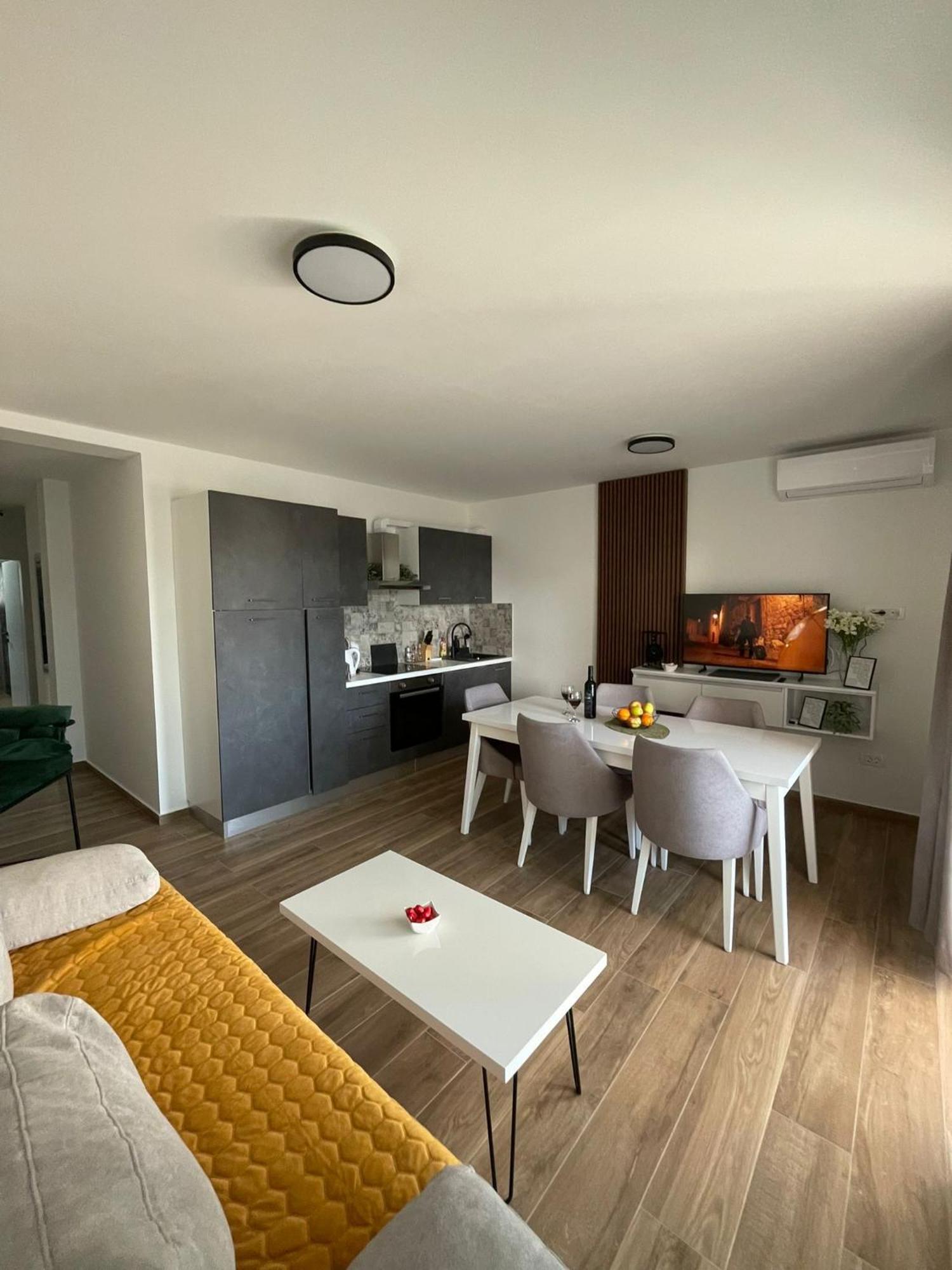 Stina Apartment Биоград на Мору Екстериор снимка