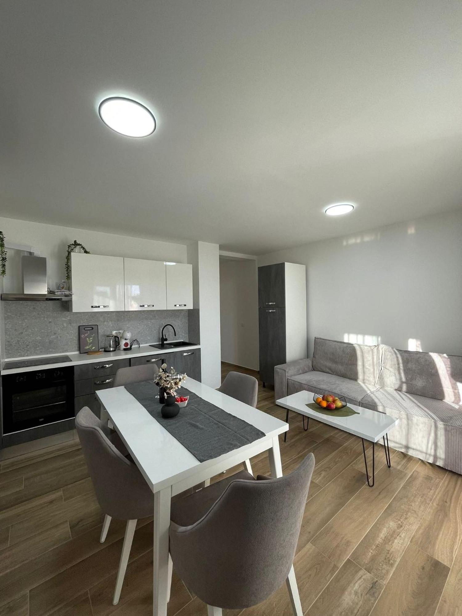 Stina Apartment Биоград на Мору Екстериор снимка