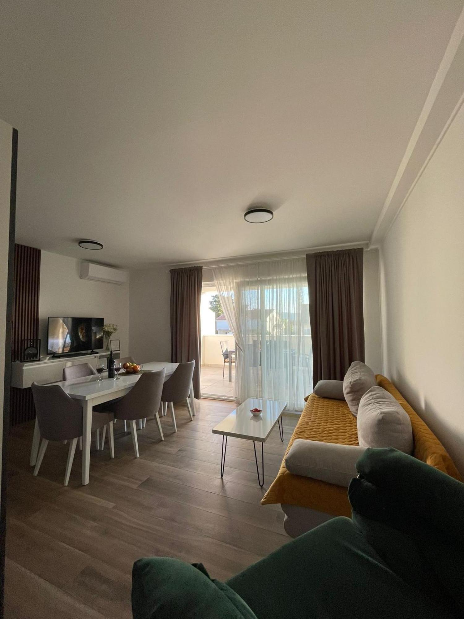 Stina Apartment Биоград на Мору Екстериор снимка